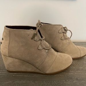 Toms Chelsea boots